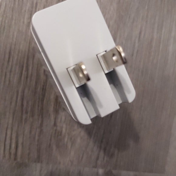 Anker 2 Port Wall Charger with Foldable Plug - Picture 9 of 10